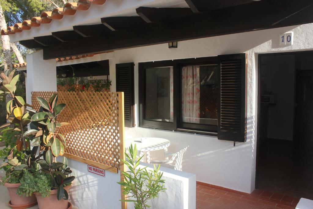 Apartamentos Pinomar Es Caló Buitenkant foto