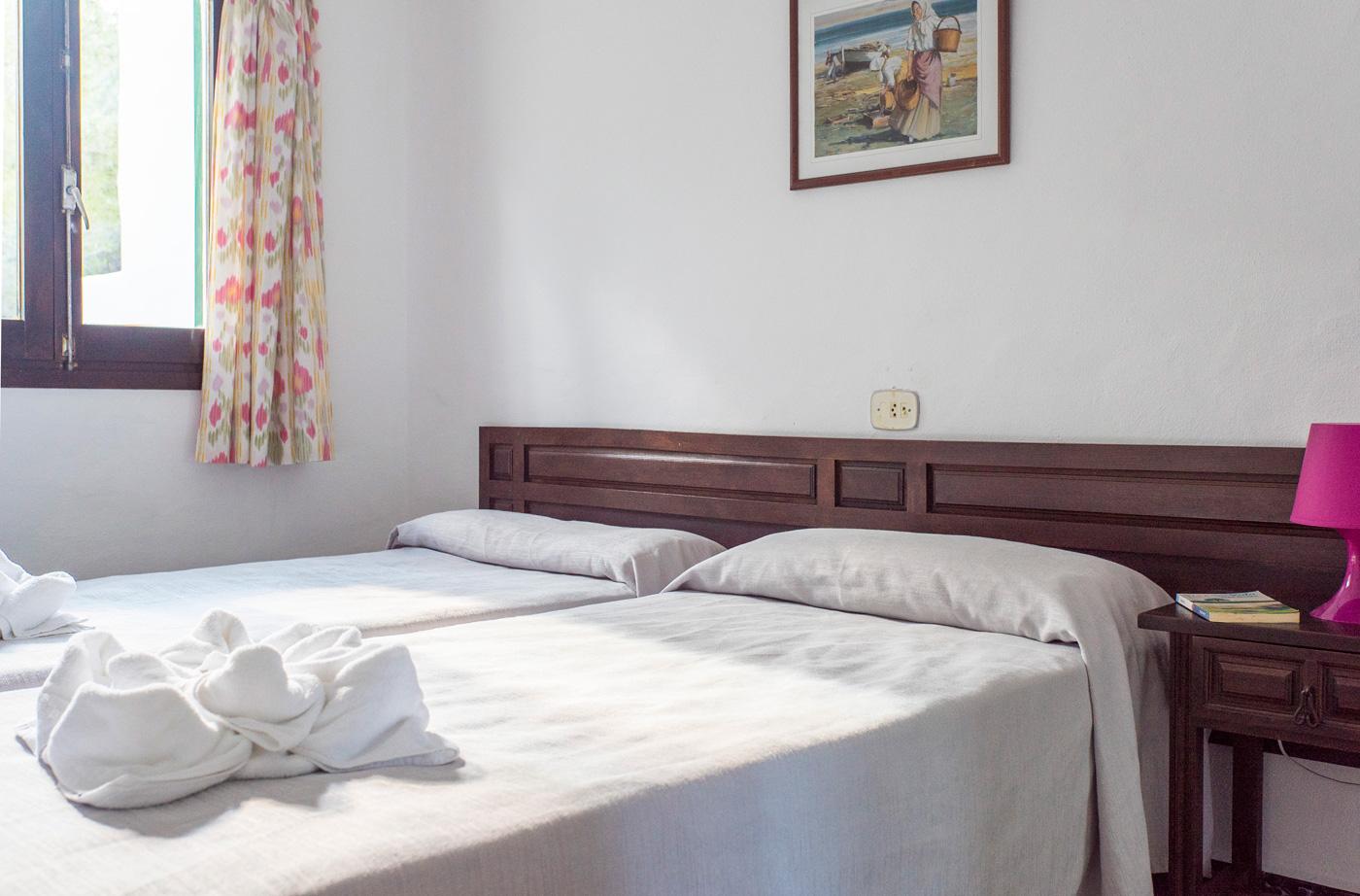 Apartamentos Pinomar Es Caló Buitenkant foto